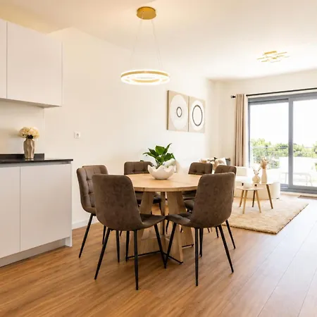 Stylish 3 Bed Habitat