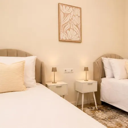 Stylish 3 Bed Habitat Apartman Estepona